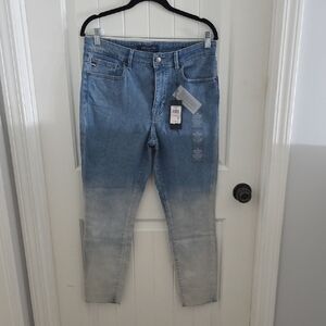 NWT Tommy Hilfiger Women's Light Blue Ombre Skinny Jeans